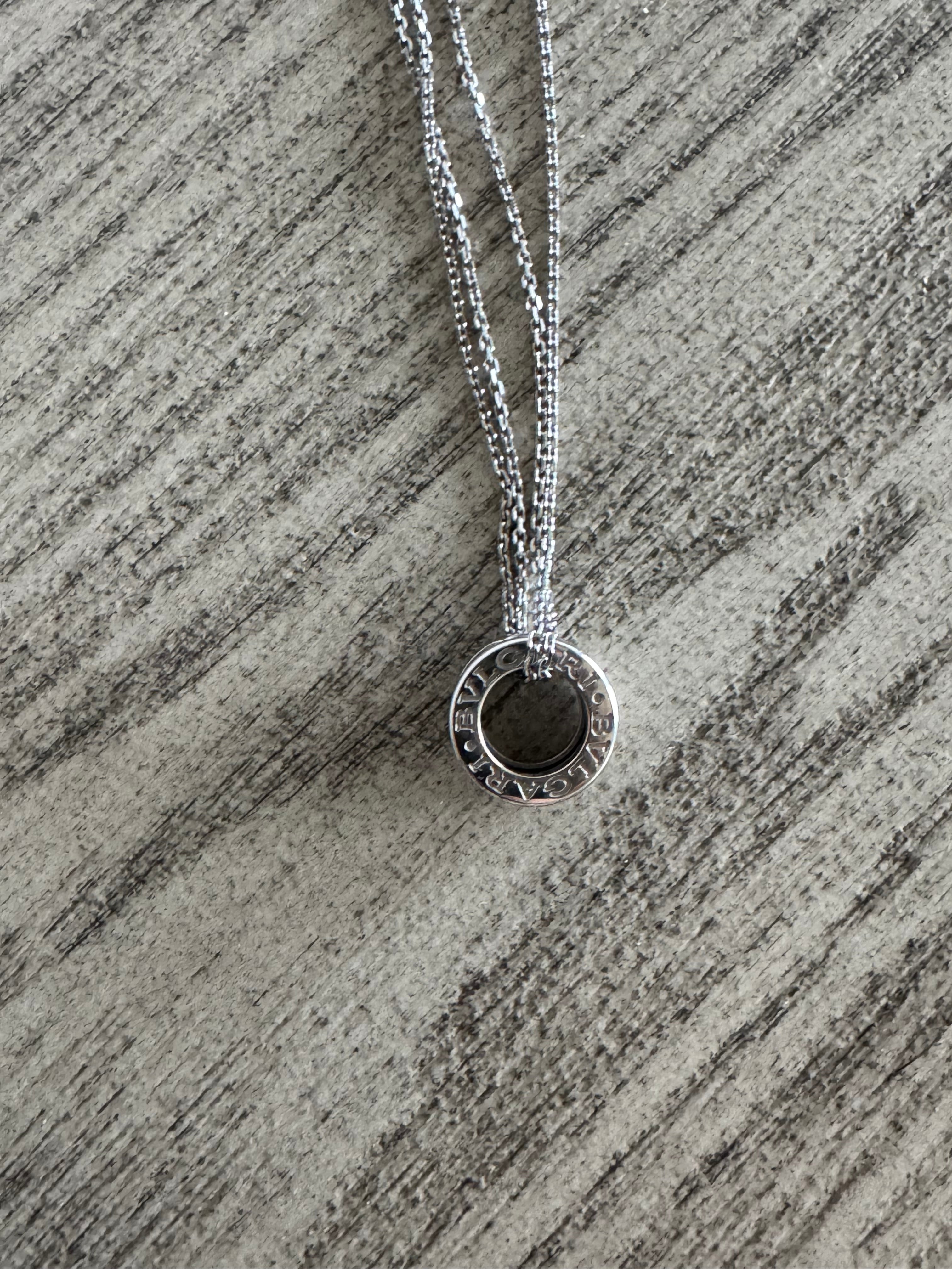 Zero 1 18 kt white gold mini pendant necklace with chain