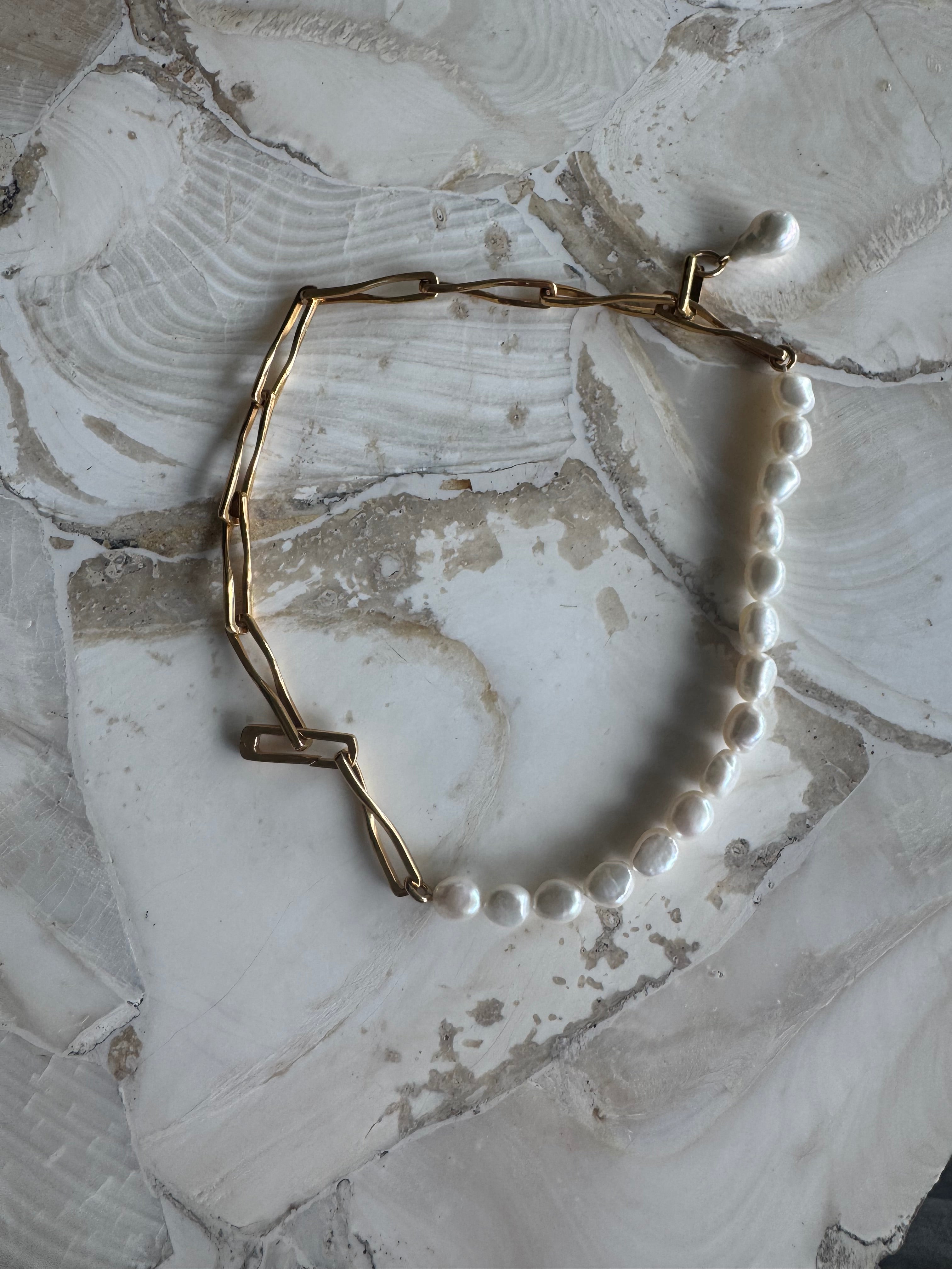 Pearl and Gold Chain Necklace