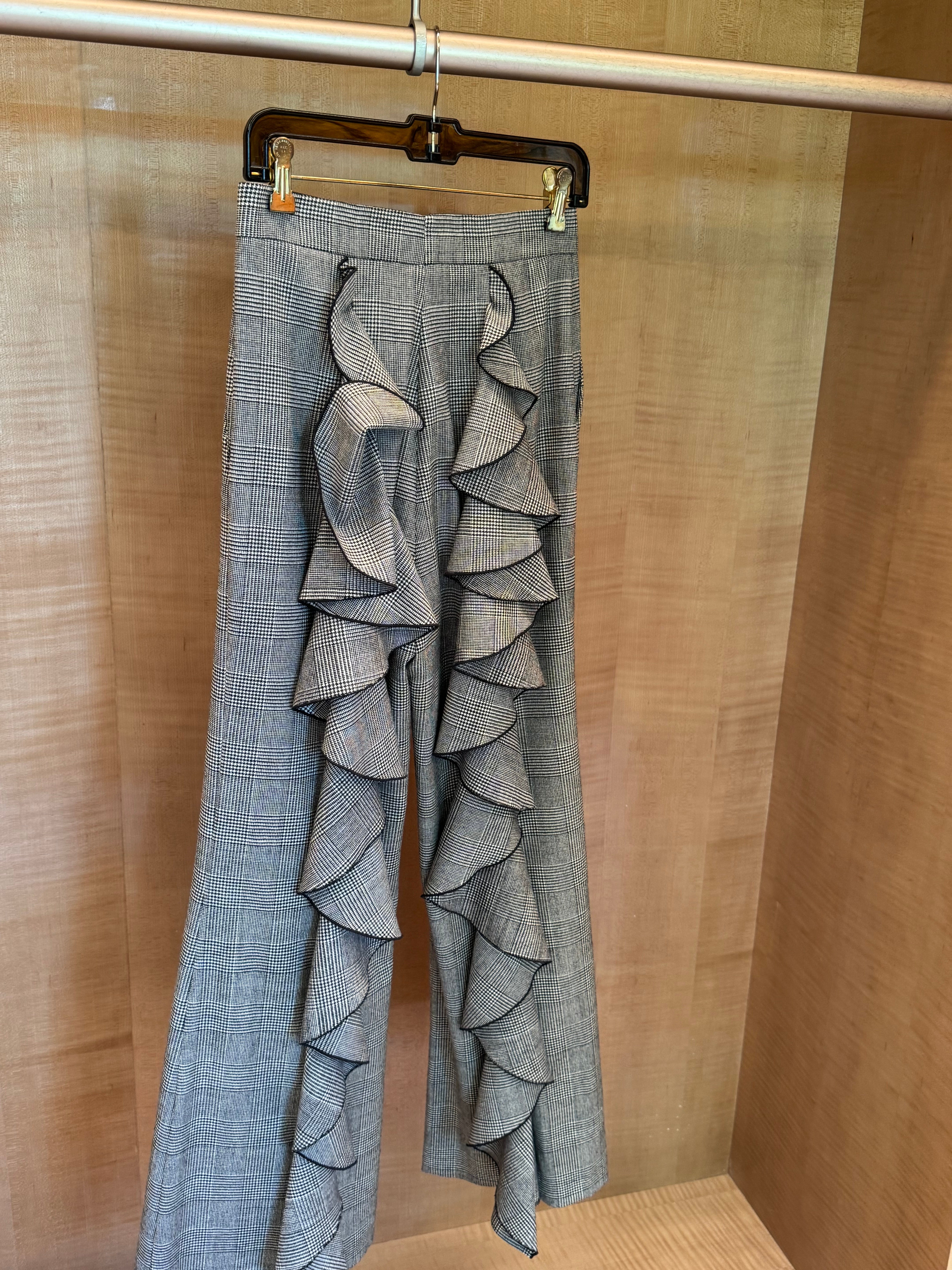 Pants with Ruffle Back