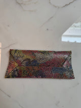Multicolor clutch