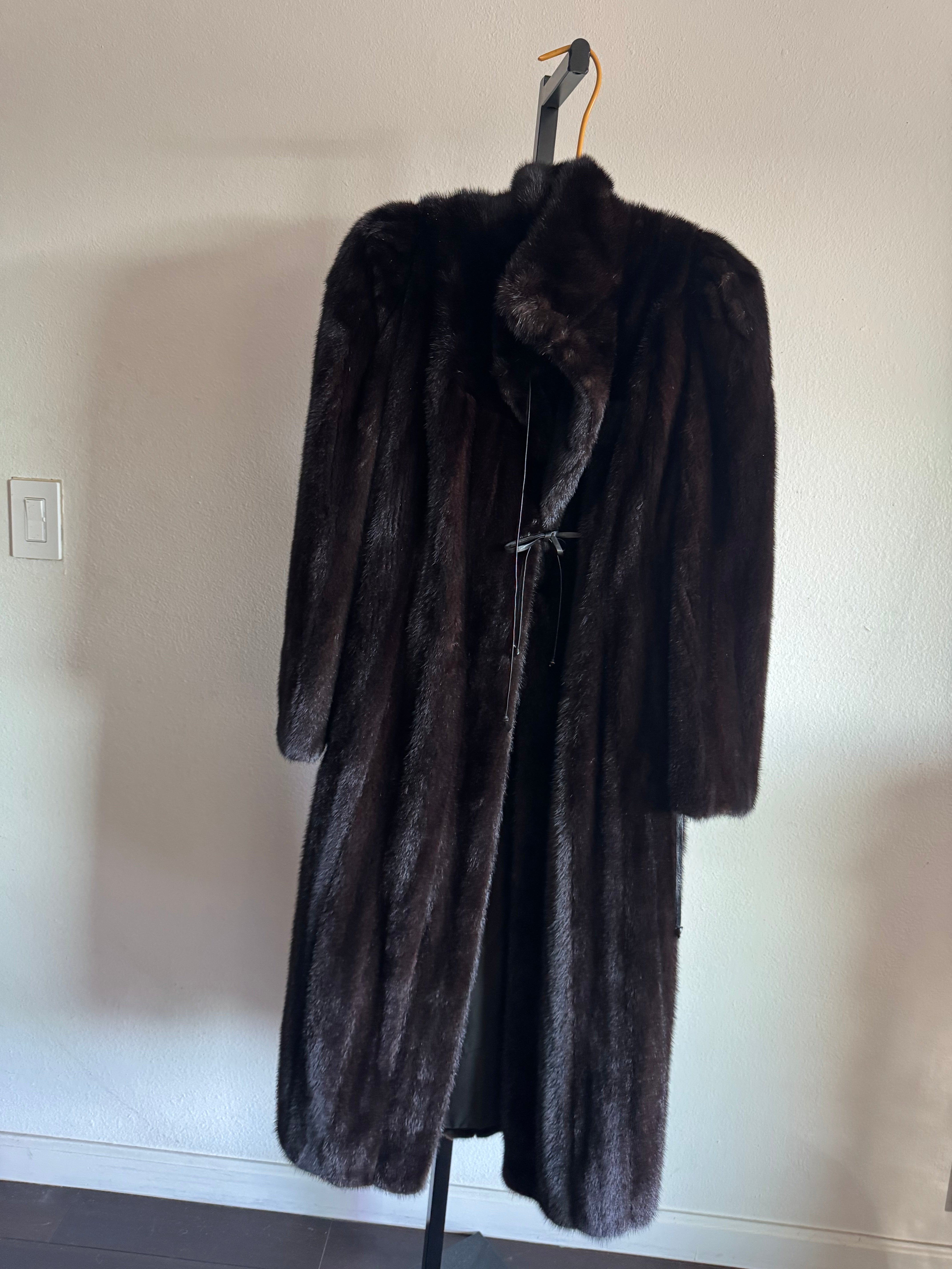 Fur Coat with pointed Shoulders