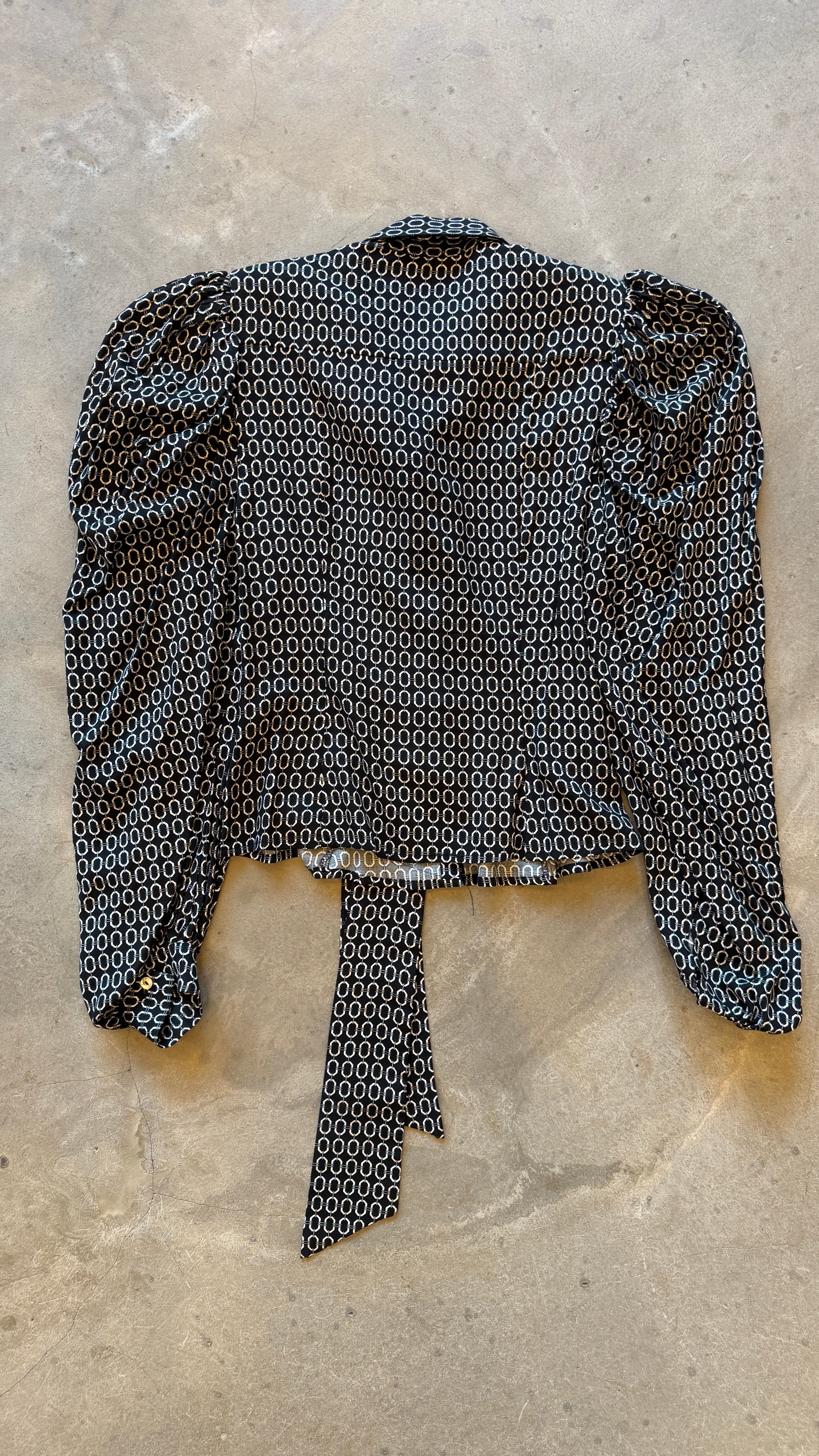 Black&White Geometric Tie Blouse