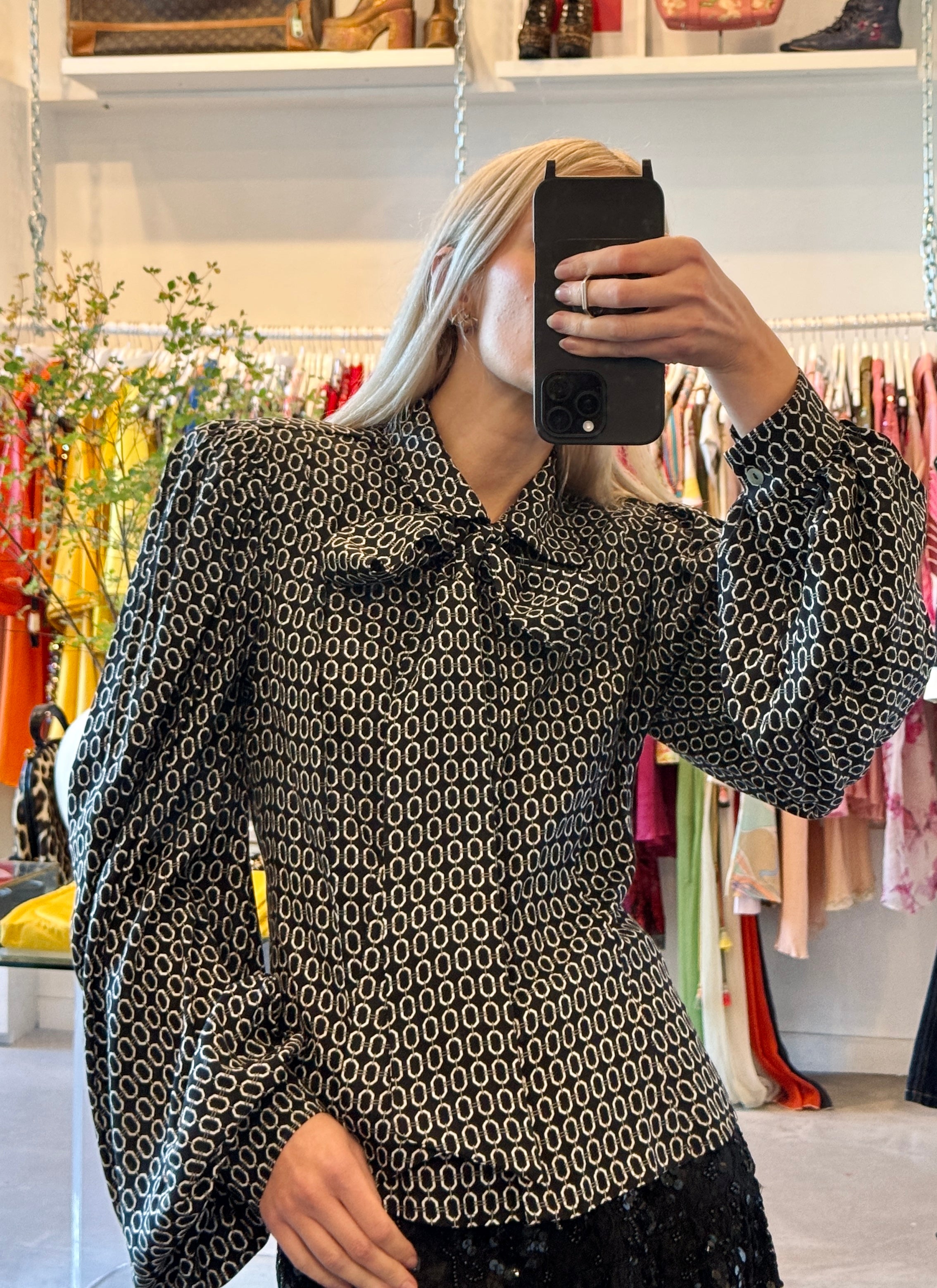 Black&White Geometric Tie Blouse
