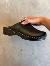 Thalie Leather Clogs