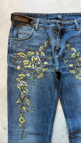 90s Flower Embroidery Jeans