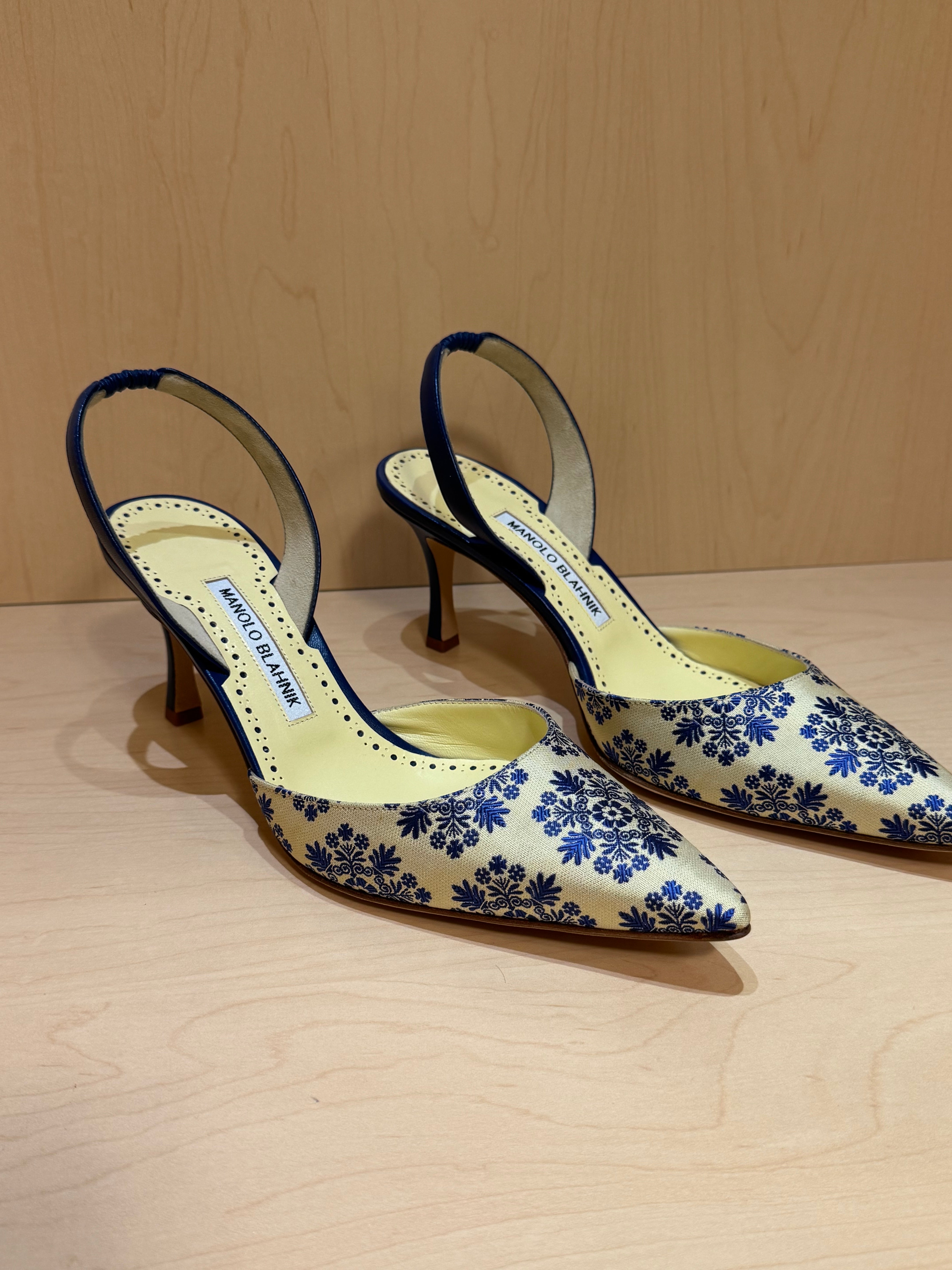 Brocade Heel (39)