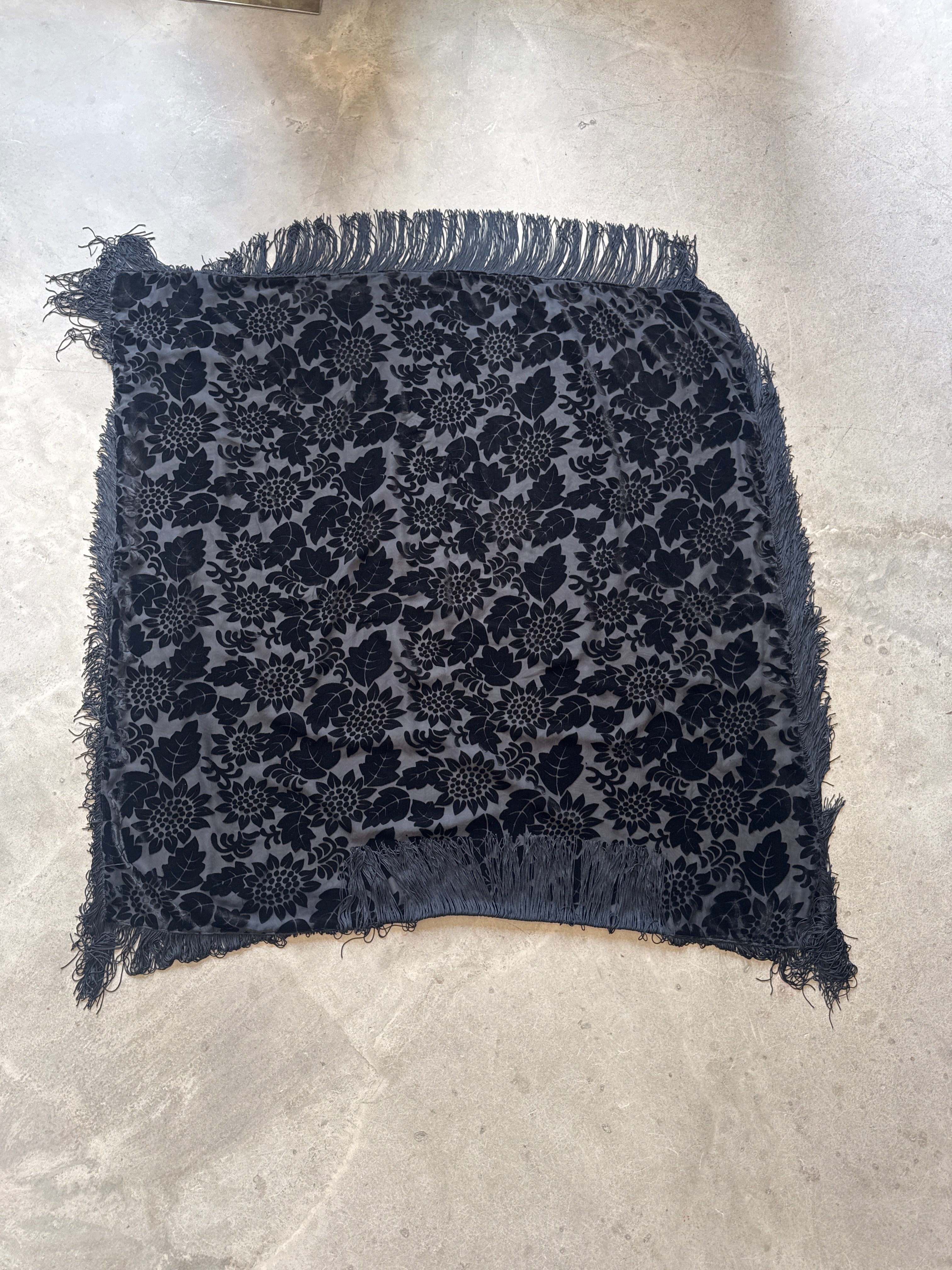 Burnout Velvet Piano Shawl