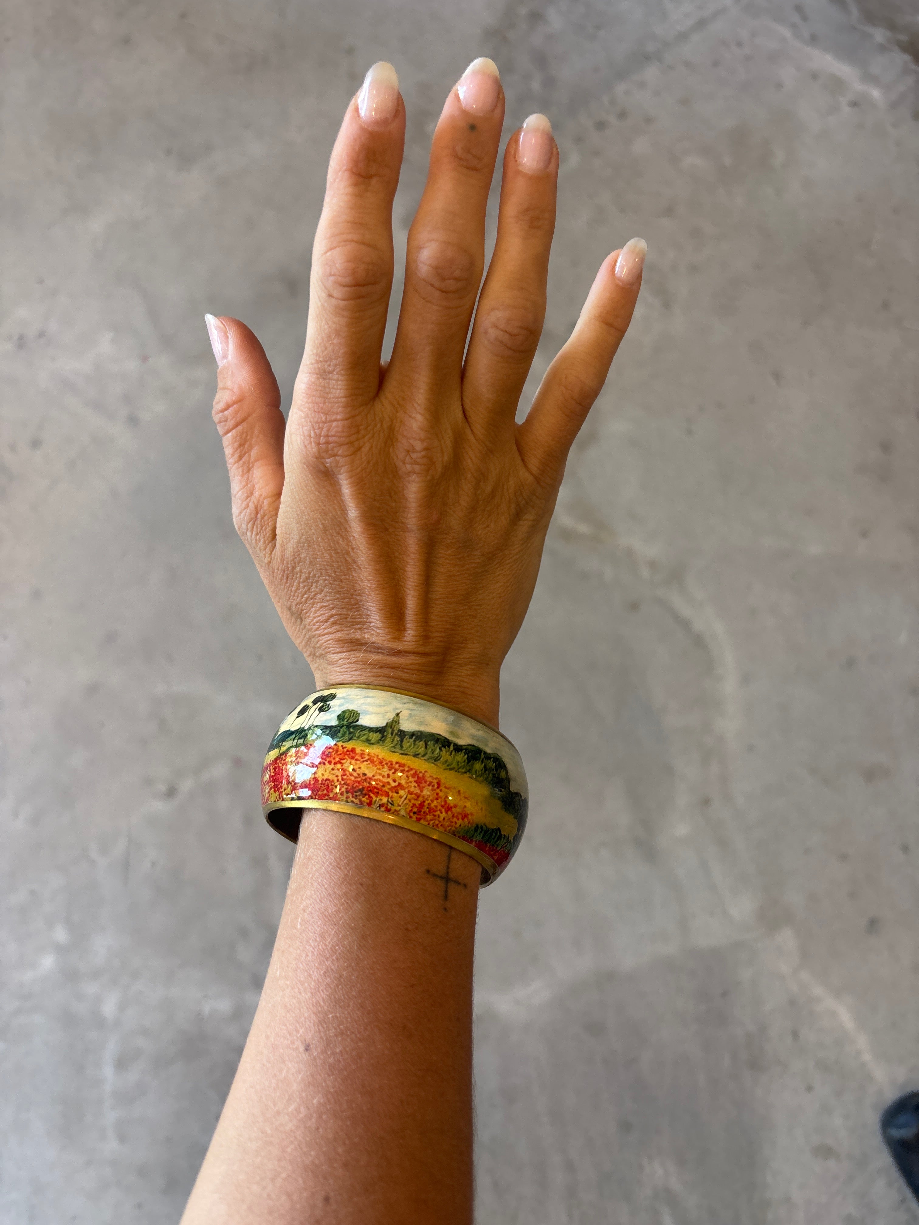 Bangle with nature motif