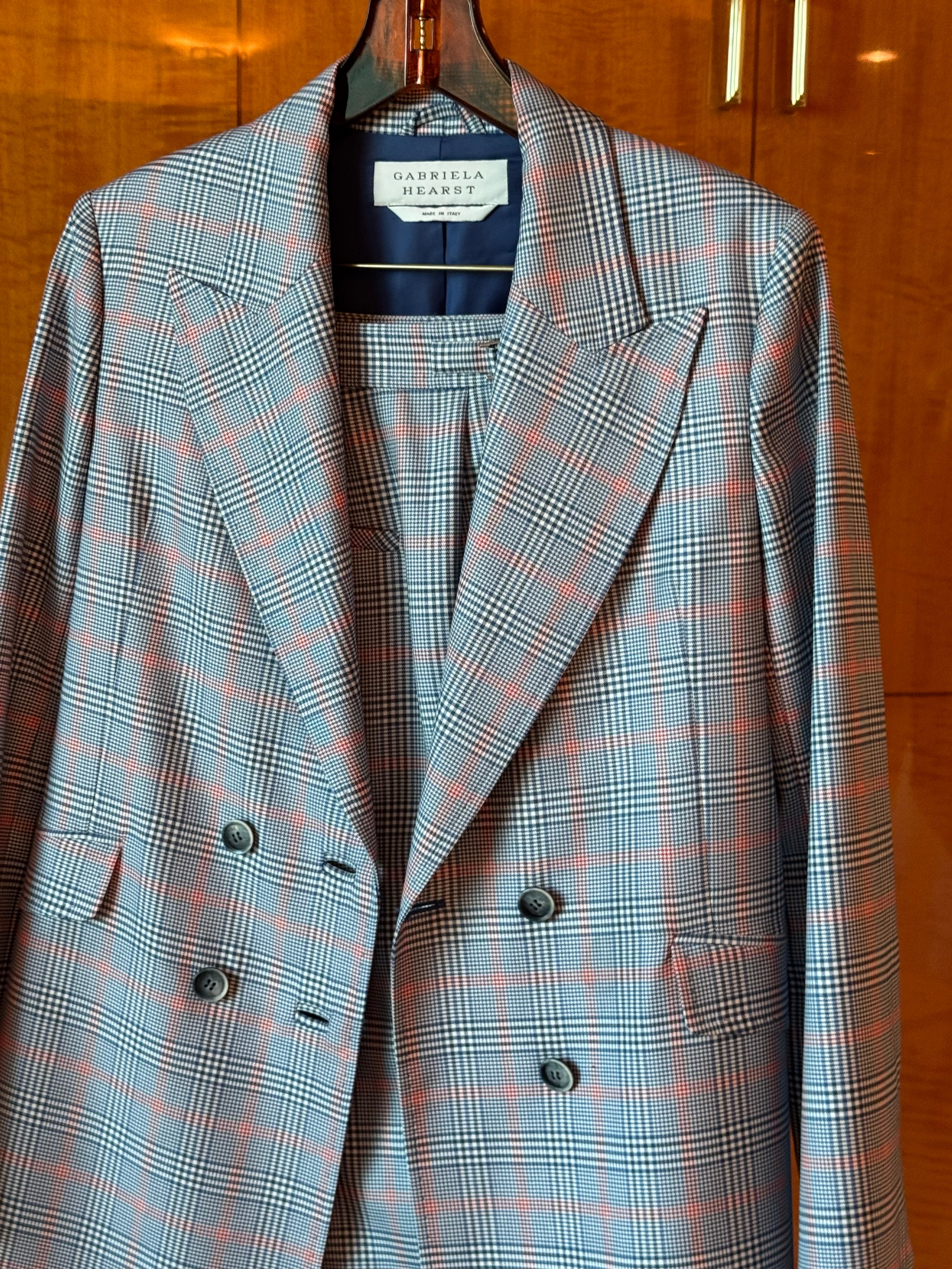SUIT