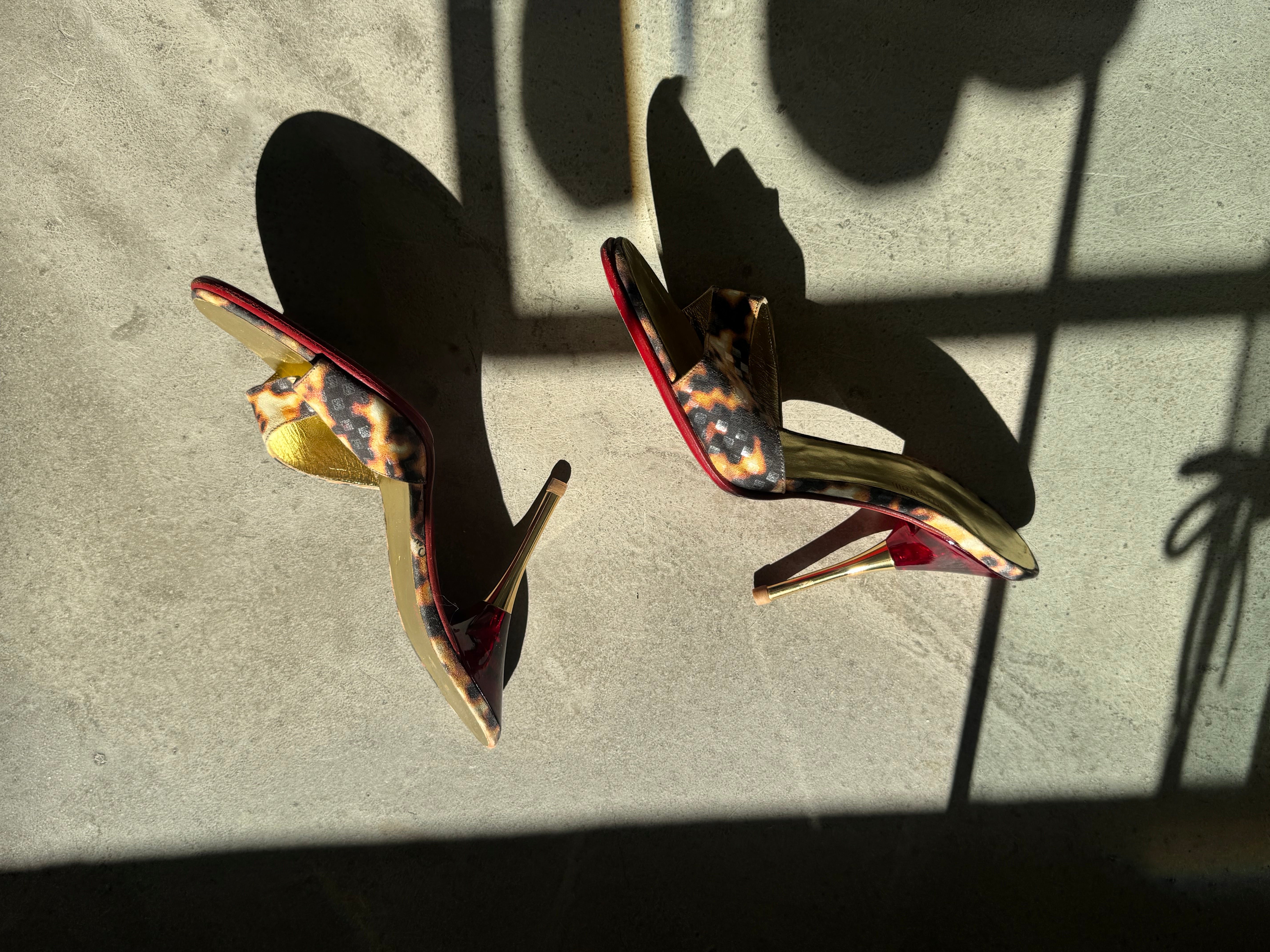 Tortoise Shell heel s/s 2003