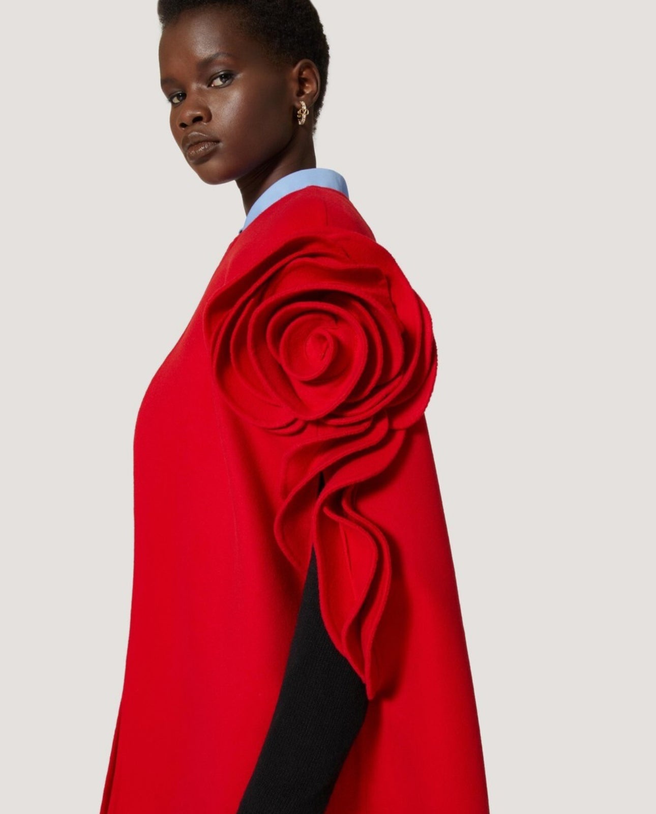 Compact Drap Rose-Appliqué Cape