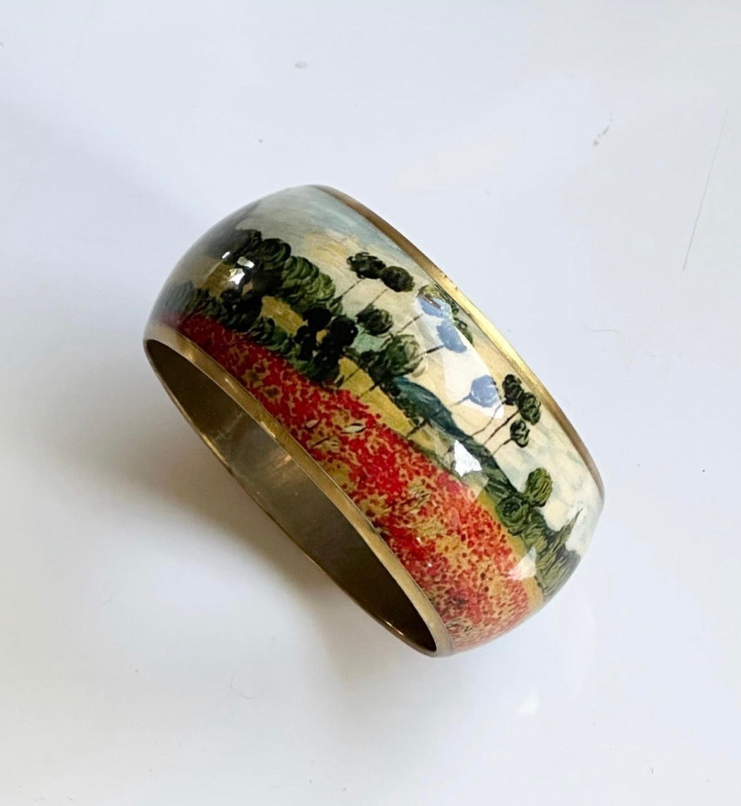Bangle with nature motif