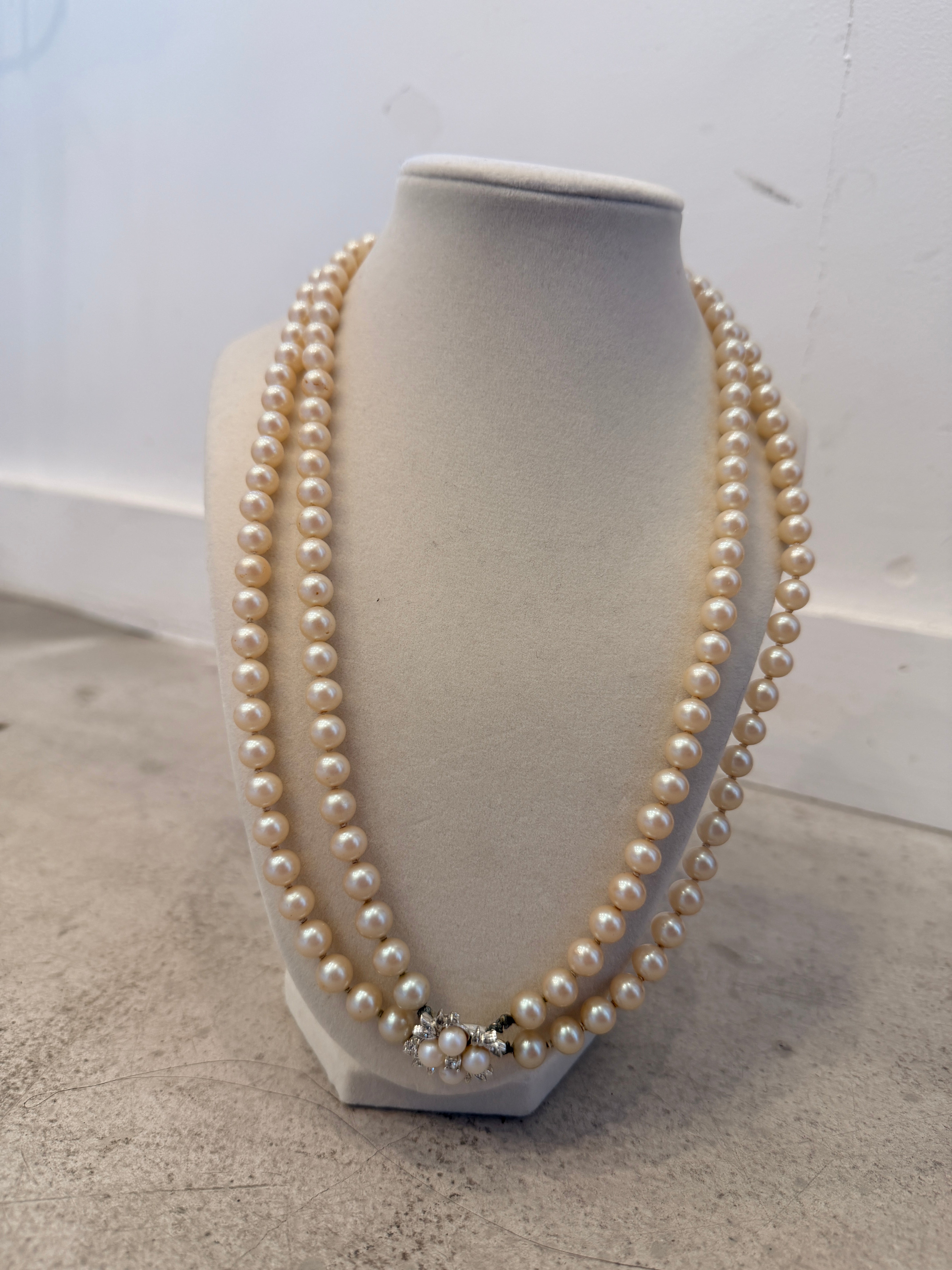 Pearl Necklace with Diamanté Flower Pendant