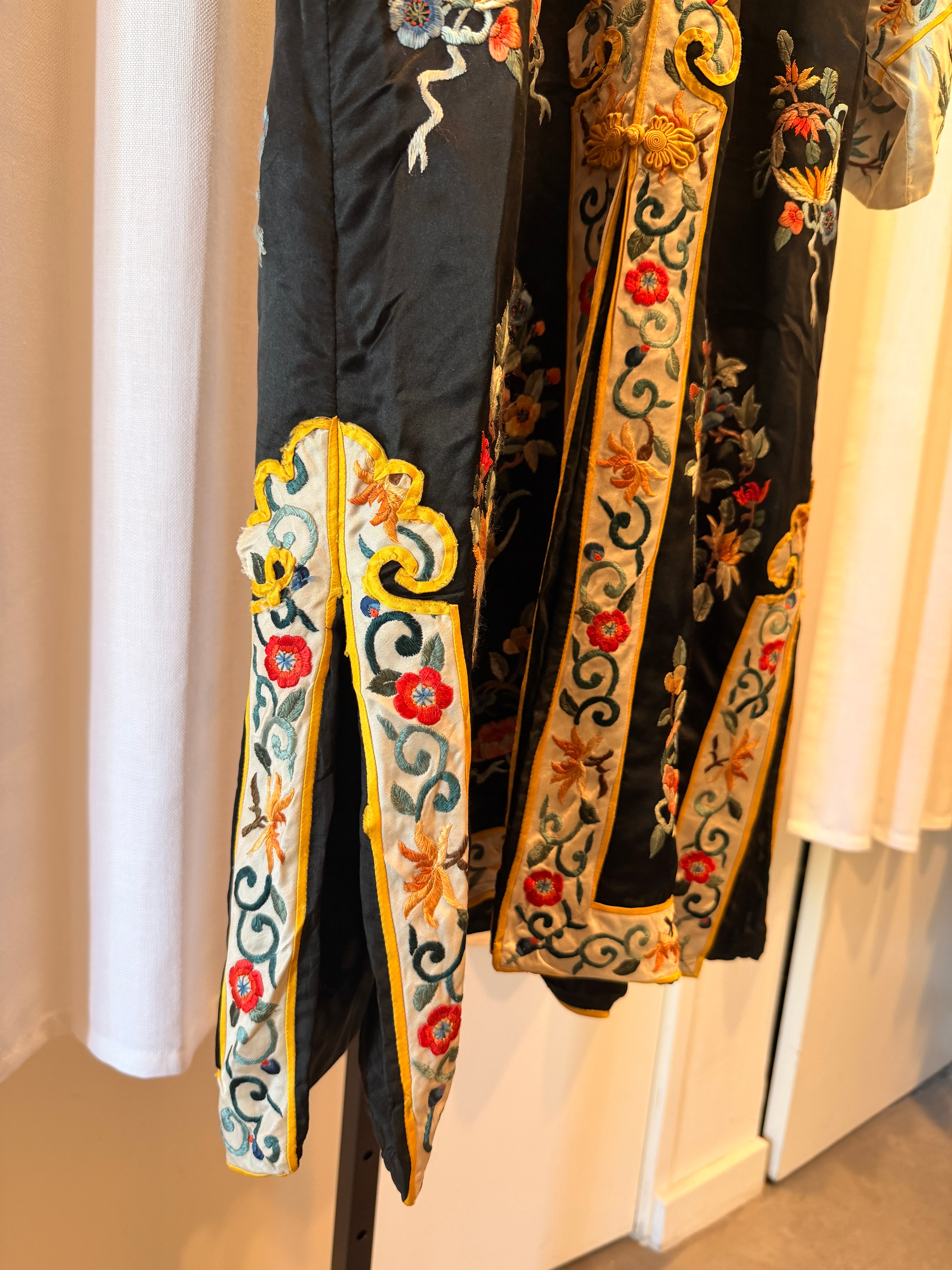 Oriental Vintage Embroidered Jacket 1960’s