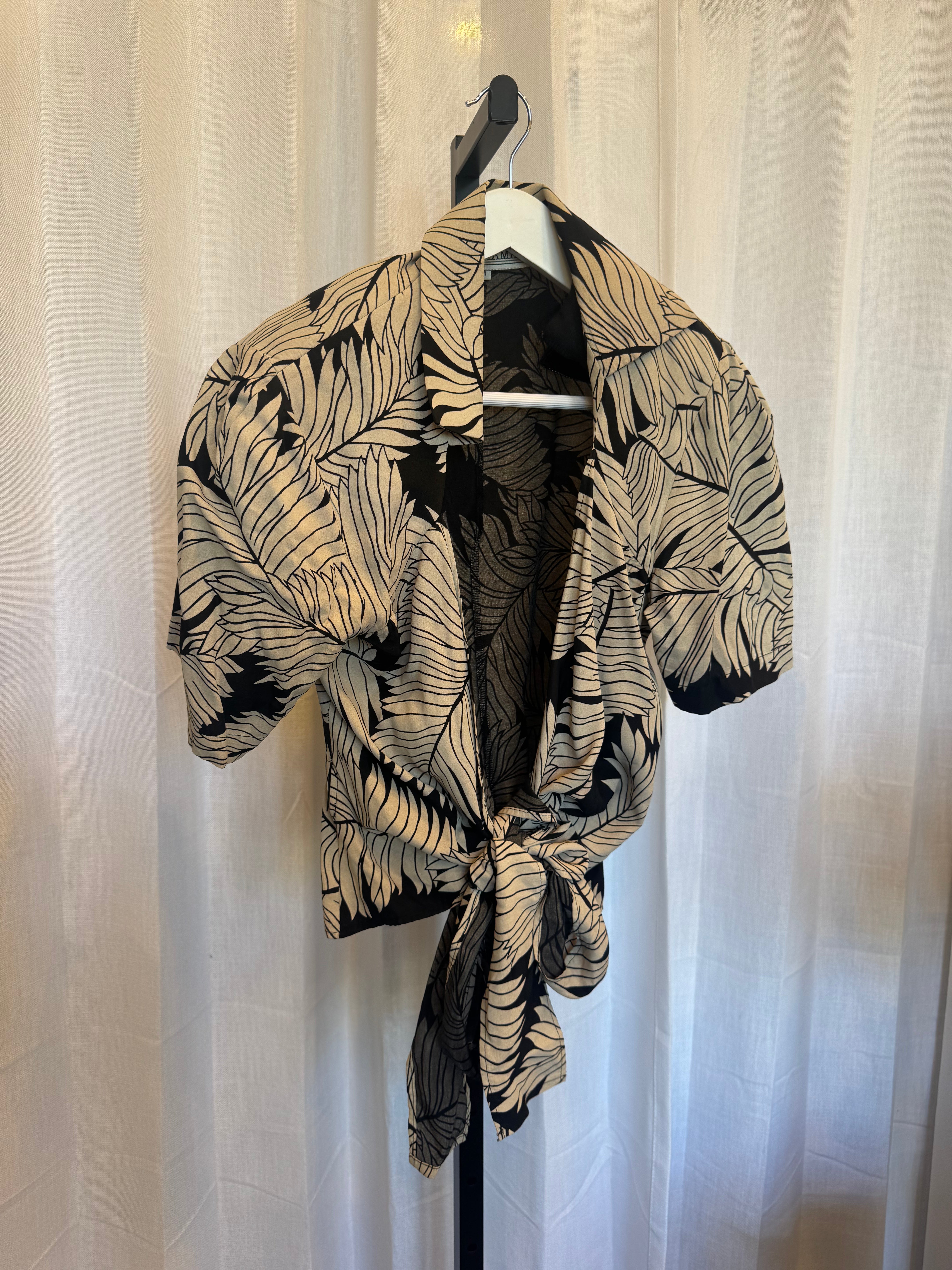 Rare B&W leaf printed wrap top