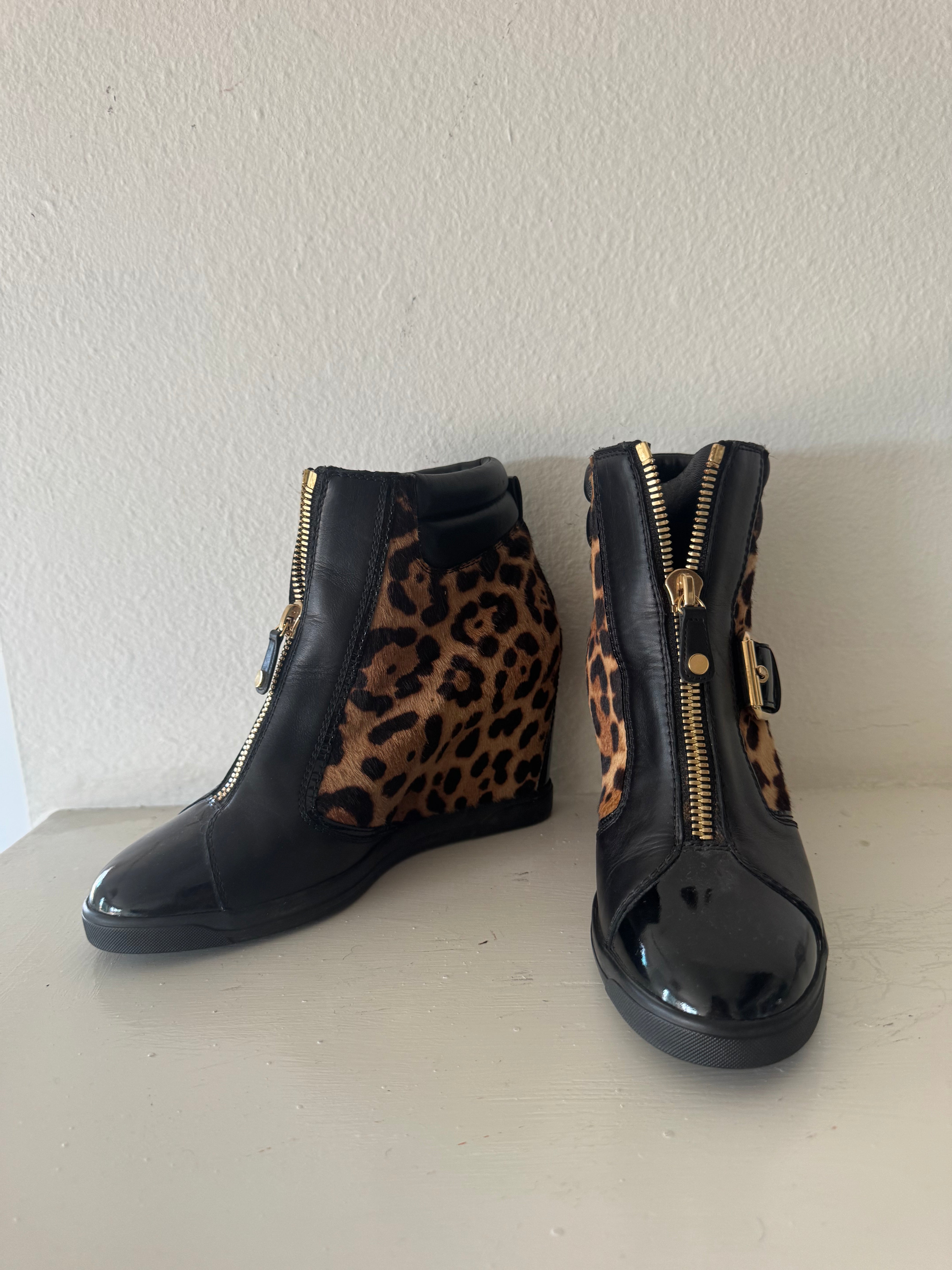 Leopard Boots with Zip
