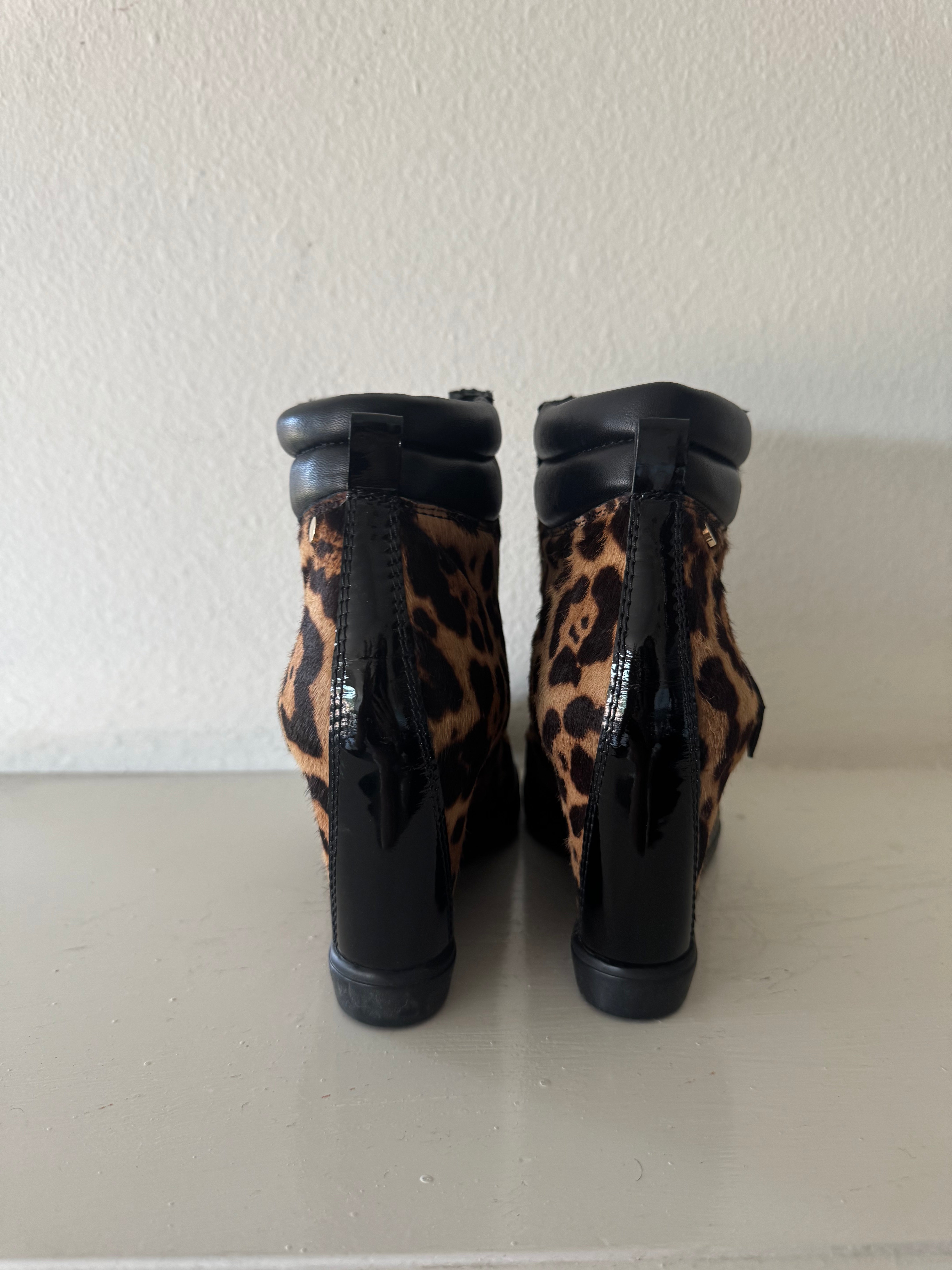 Leopard Boots with Zip