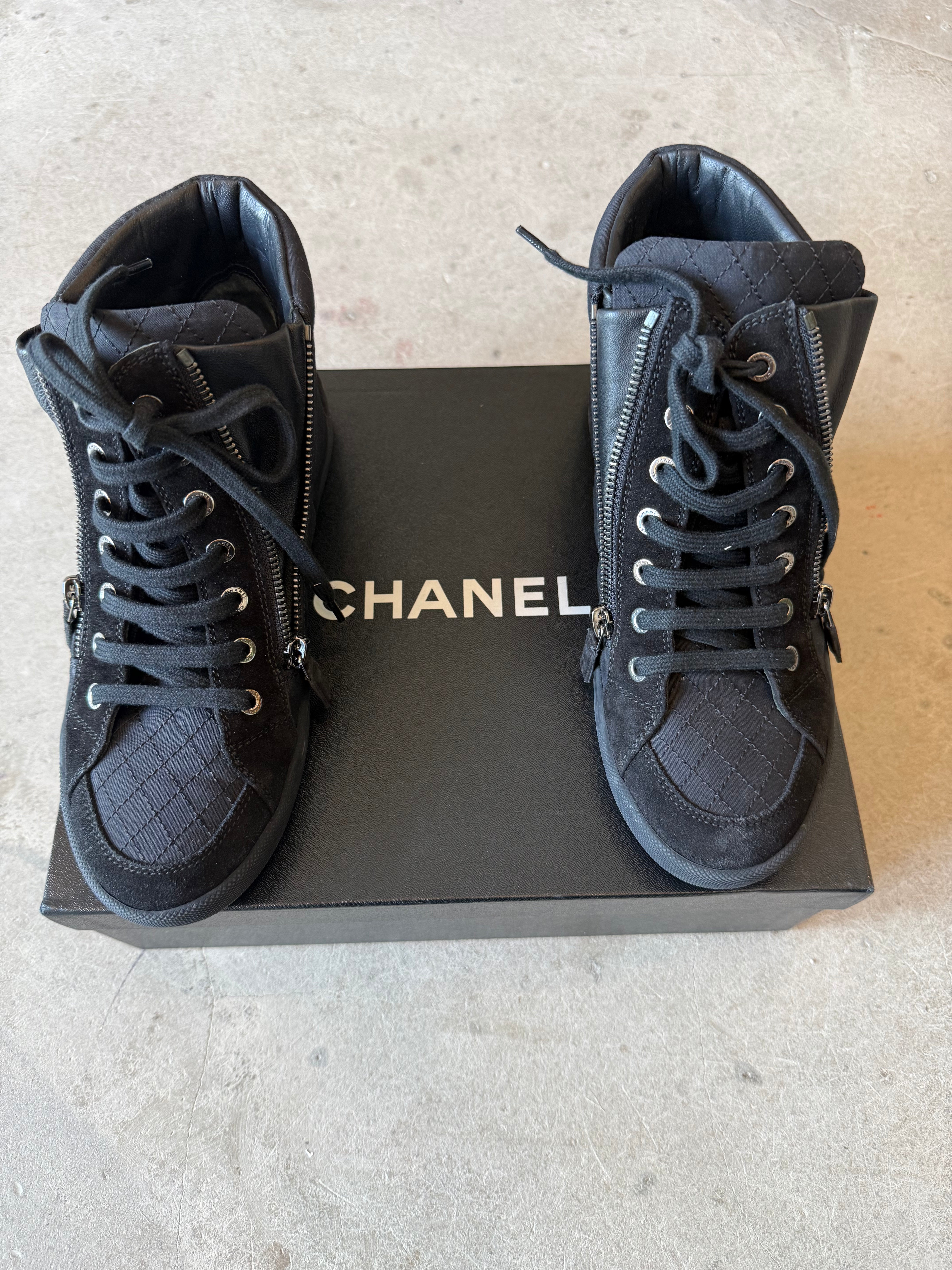 High Top Sneaker