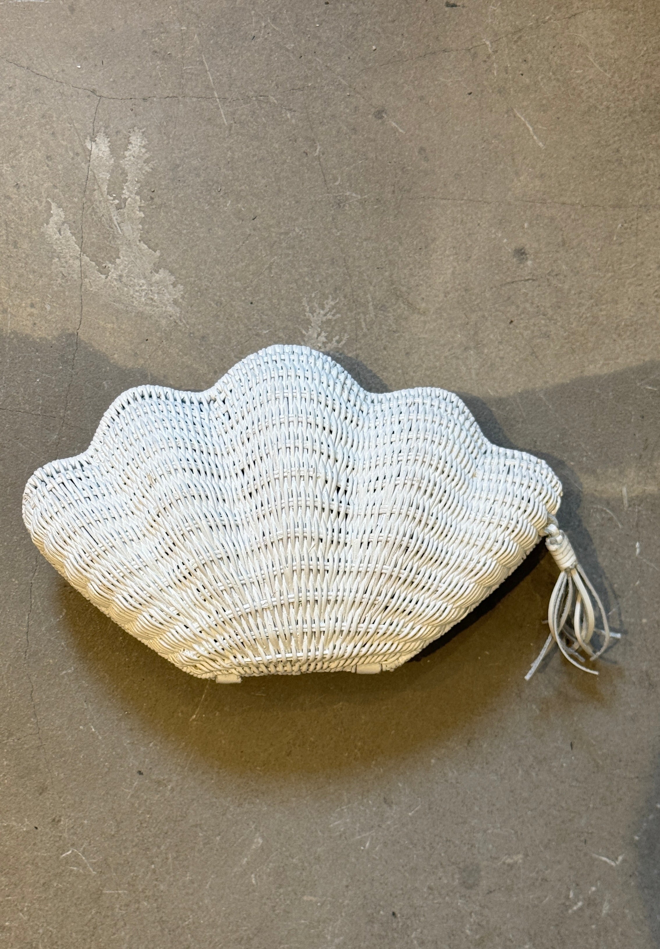 Straw Shell Clutch