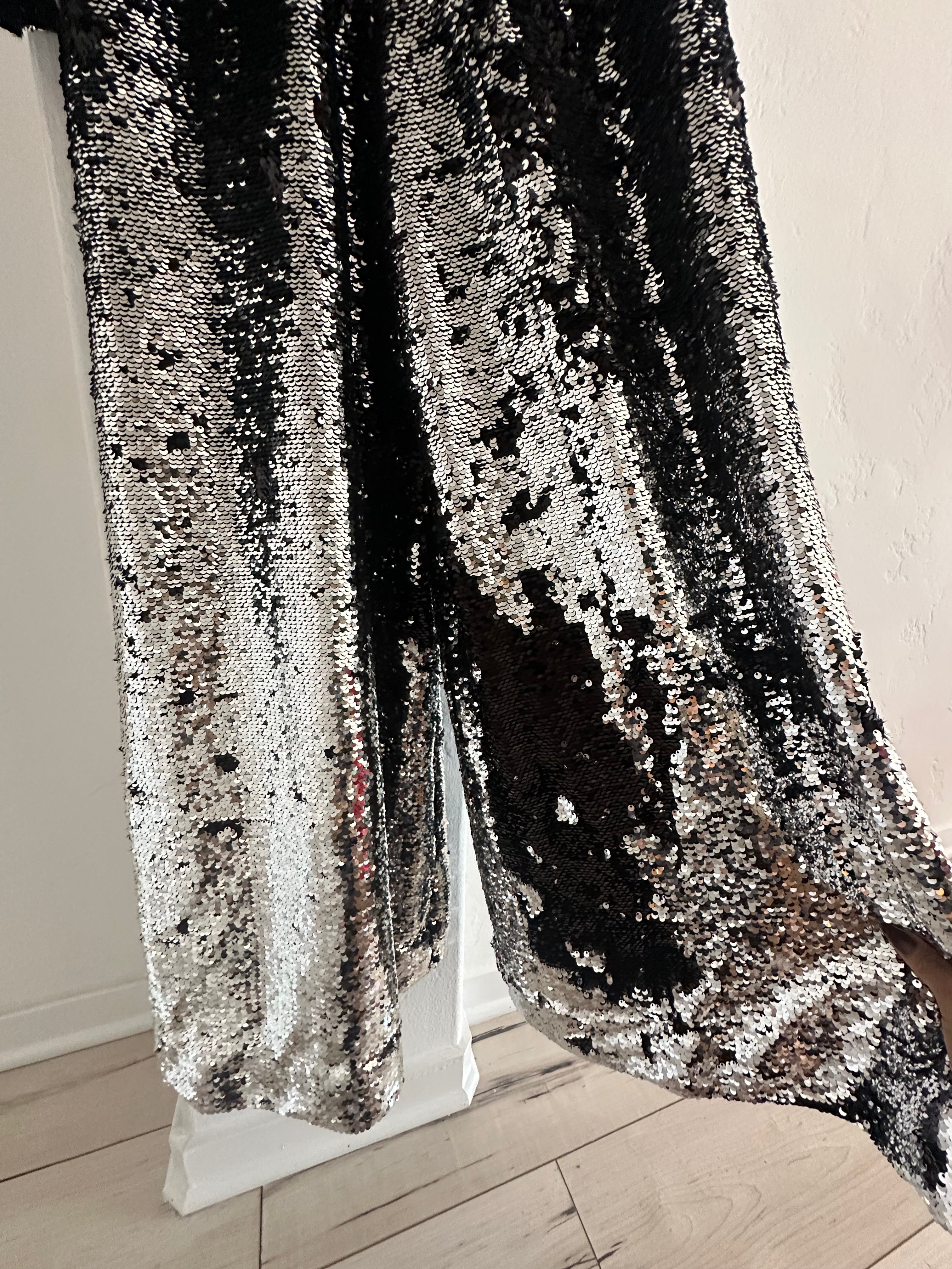 Eye-Catching Silver and Black Sequin Jumpsuit with Off-The-Shoulder Sleeves