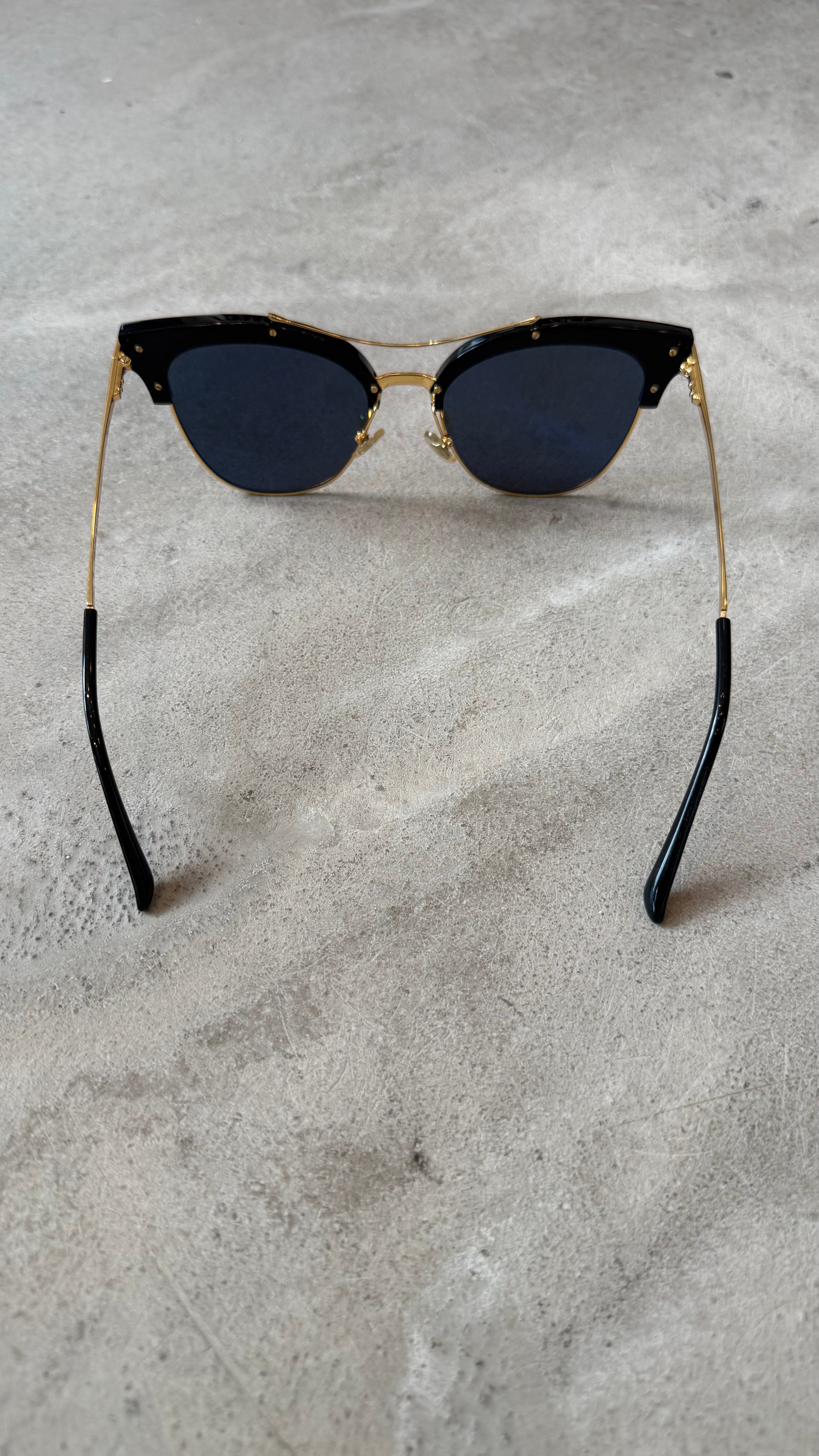 Tell Me Classic Sunglasses
