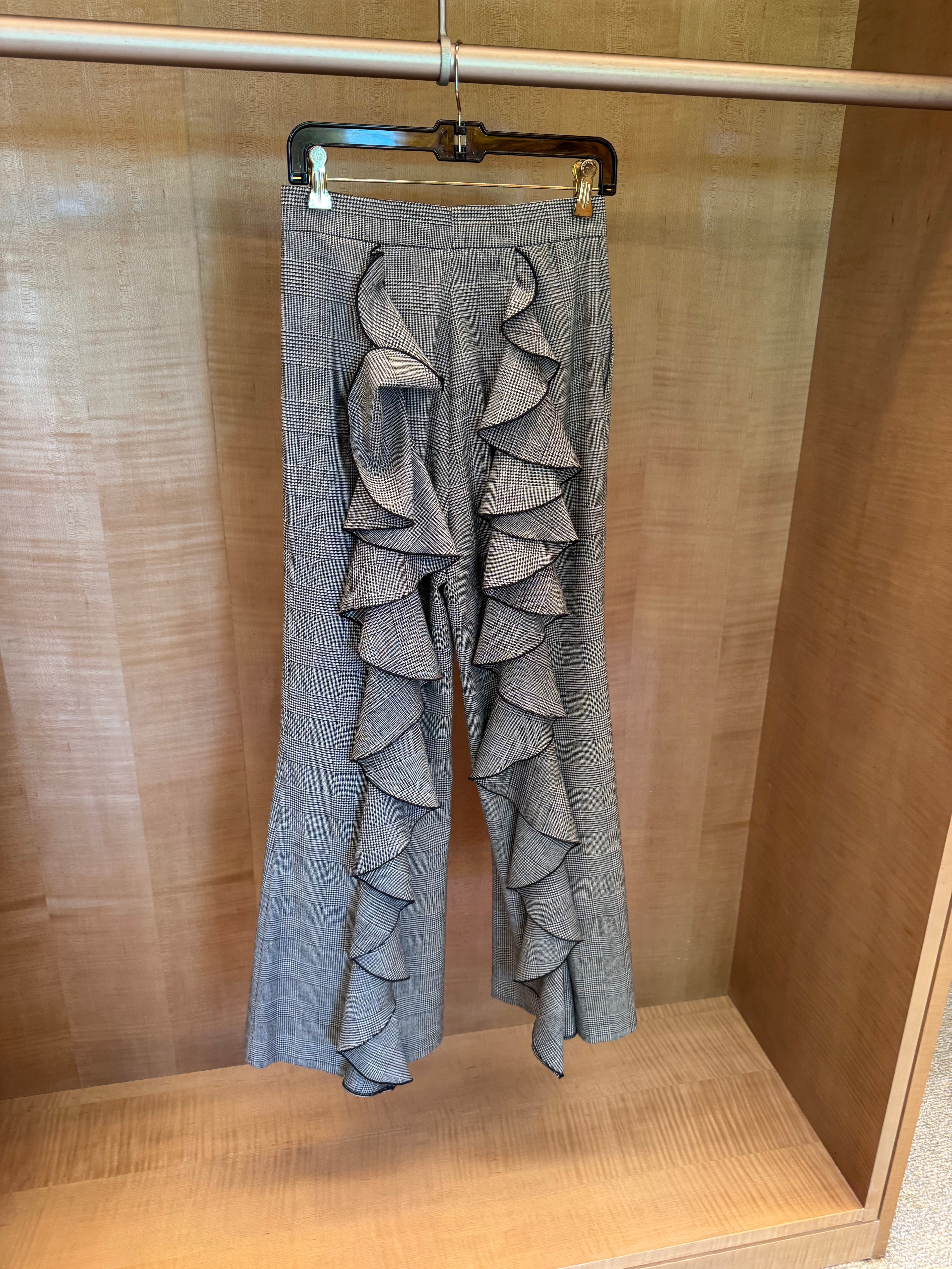 Pants with Ruffle Back
